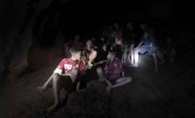 थाईलैंड गुफा: बचाव अभियान के लिए गुफा के आसपास का क्षेत्र कराया गया खाली
