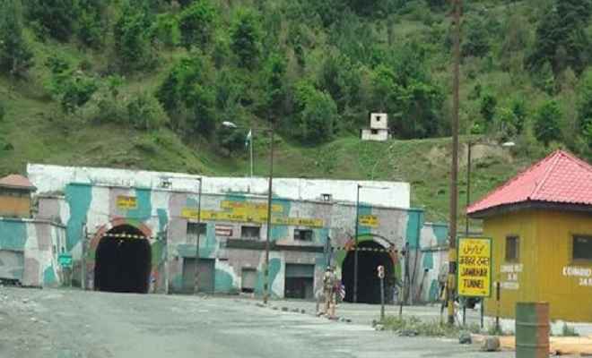 जम्मू कश्मीर:  जवाहर सुरंग की एक लेन में पड़ी दरार, टन्नल को किया गया बंद