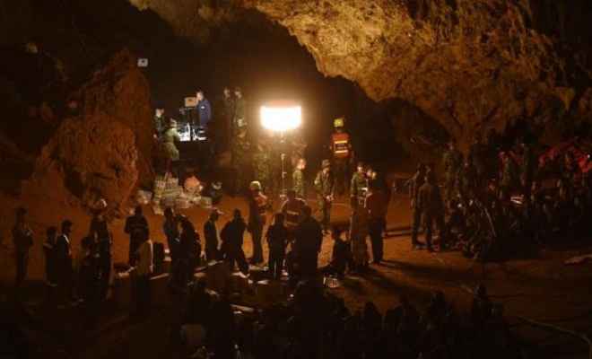 रेस्क्यू ऑपरेशन पूरा, थाईलैंड की गुफा में फंसे सभी फुटबॉलरों को सुरक्षित निकाला