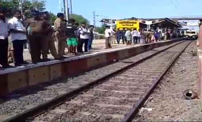 चेन्नई में ट्रेनों के पायदान पर लटक कर यात्रा कर रहे छह यात्रियों की मौत
