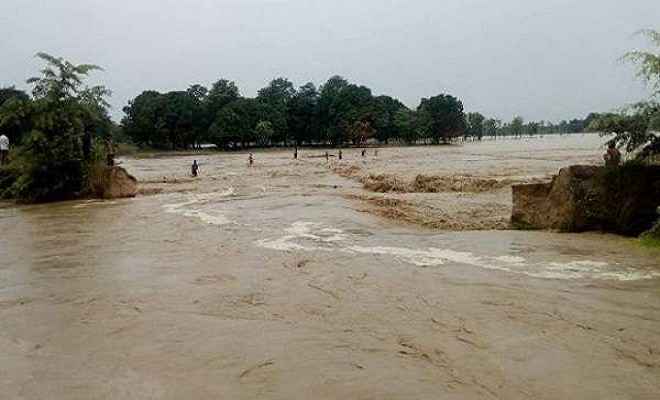 उत्तर प्रदेश में बारिश का कहर जारी, पिछले 3 दिनों में 65 लोगों ने गंवाई जान