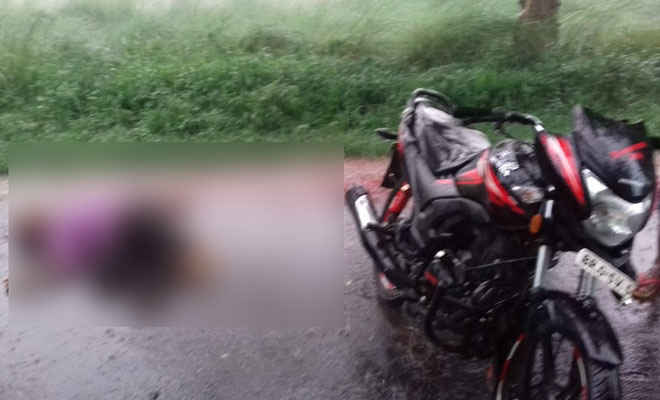 मोतिहारी के चिरैया में दो बाइक सामने से टकराई, दो की मौत, दो गंभीर घायल