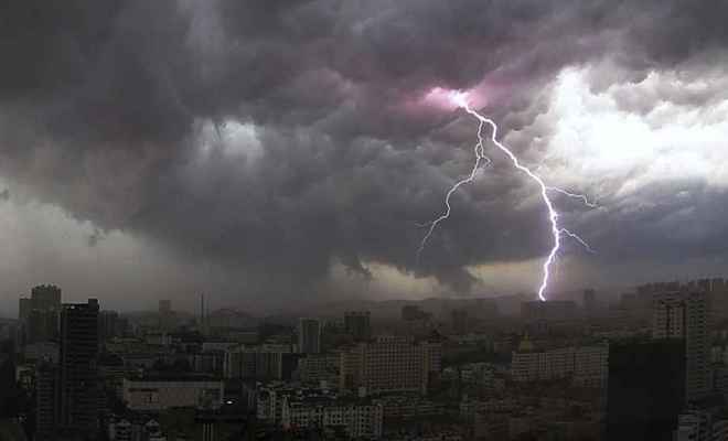चीन में तूफान ''जोंगदारी'' की दस्तक, 145 से अधिक उड़ानें रद्द