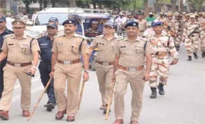 मुरैना में धारा 144 लागू, पुलिस ने शहर भर में निकाला फ्लैगमार्च