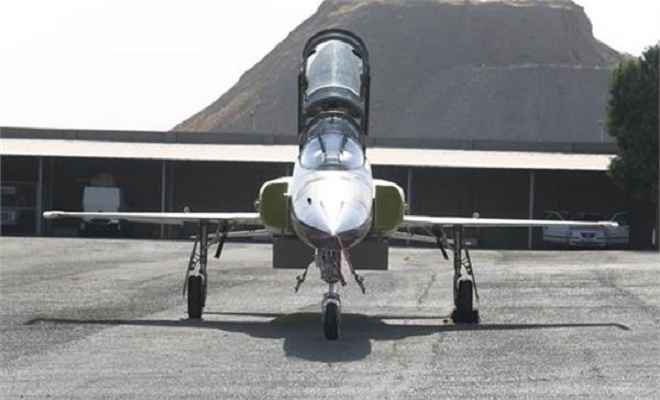 ईरान ने पेश किया पहला घरेलू लड़ाकू जेट विमान