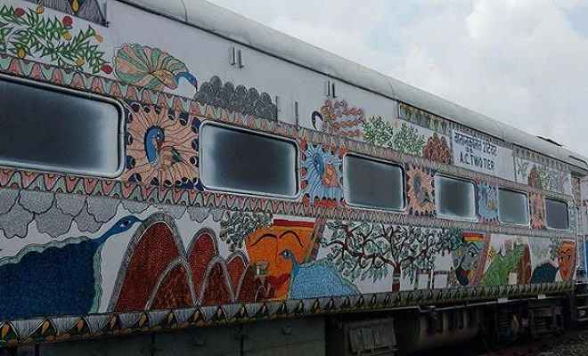 मधुबनी पेंटिंग से सजी बिहार संपर्क क्रांति ट्रेन दिल्ली रवाना