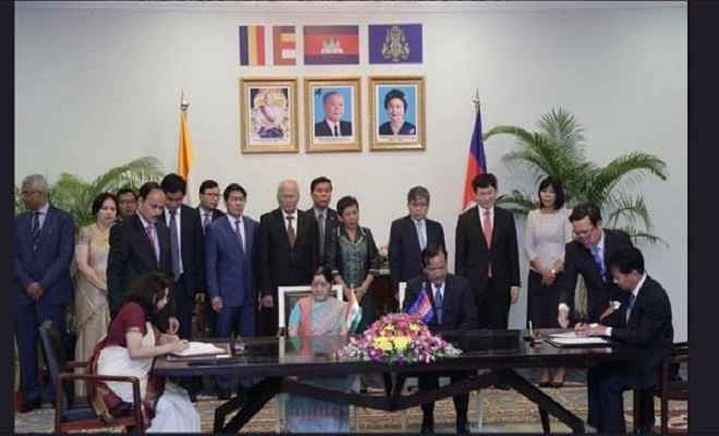भारत-कंबोडिया ने किए 2 समझौतों पर हस्ताक्षर