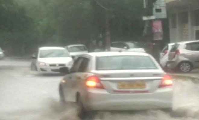 शिमला में भारी बारिश, दिल्ली समेत कई राज्यों के लिए चेतावनी जारी