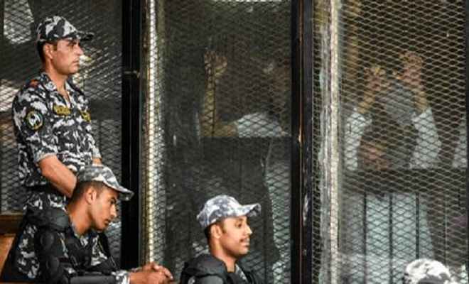 मिस्र: सरकार के ख़िलाफ प्रदर्शन करने वाले 75 लोगों को मौत की सजा