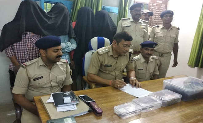 मोतिहारी में भारत फाइनेंसकर्मी से लूटने के आरोपी चार को पुलिस ने दबोचा, 56 हजार बरामद