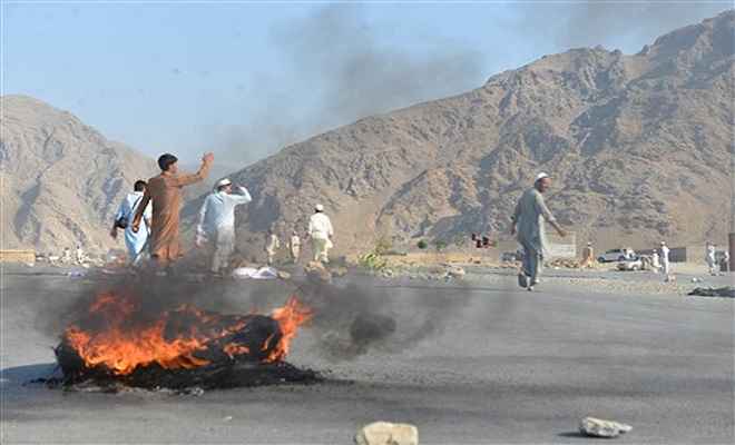अफगान प्रदर्शनकारियों पर आत्मघाती हमला, 68 की मौत; 128 घायल