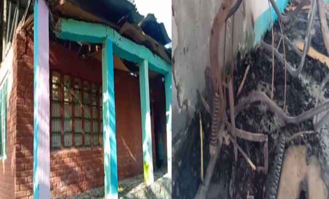 जम्‍मू-कश्‍मीर : चुनाव के विरोध में आतंकियों ने शोपियां में पंचायत घर फूंका