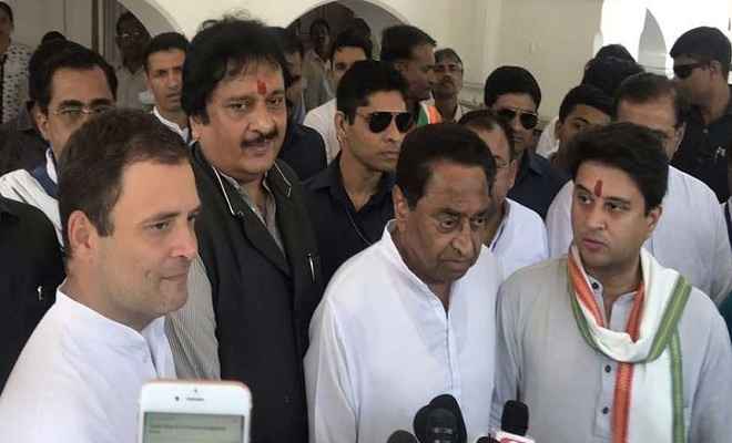 मप्र: भाजपा को एक और झटका, पुष्पराज सिंह ने कांग्रेस की सदस्यता ग्रहण की