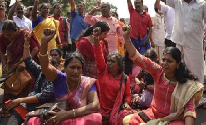 सबरीमाला मंदिर मामला: महिलाओं की एंट्री के खिलाफ केरल बंद, हिंसा में 1 की मौत