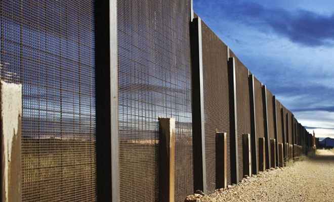 अमेरिका-मेक्सिको सीमा पर अहम भूमिका निभाएगी सेना: पेंटागन