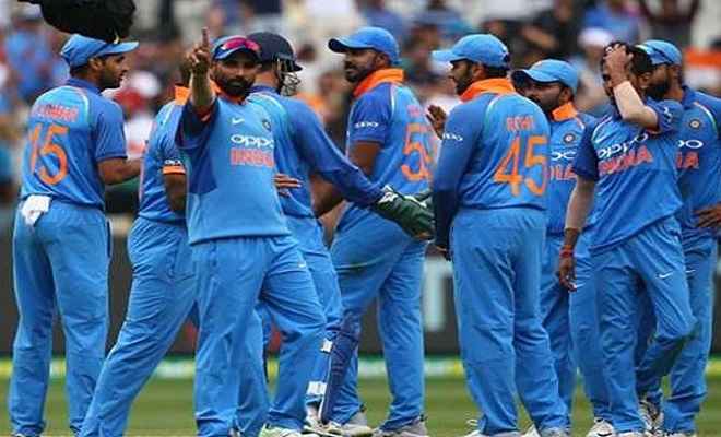 भारत बनाम ऑस्ट्रेलिया: भारत को मिला 231 रन का लक्ष्य, चहल ने की शानदार गेंदबाजी