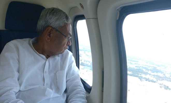 मुख्यमंत्री नीतीश कुमार ने बाढ़ग्रस्त क्षेत्रों का हवाई सर्वेक्षण कर मौजूदा स्थिति का जायजा लिया