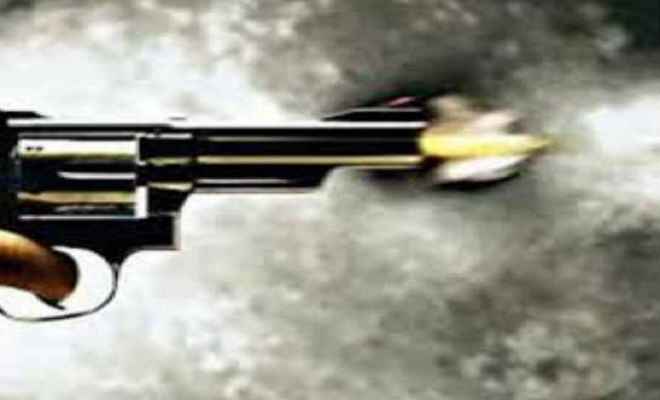 आपसी विवाद में राजद नेता ने भाई को मारी गोली, राहगीर की मौत