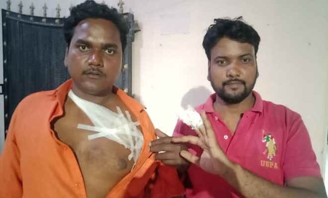 मोतिहारी के मीना बाजार में चाकू मार दुकानदार दो भाइयों को किया घायल
