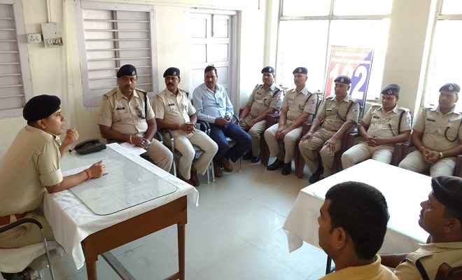 दीपावली और छठ पर्व के मद्देनजर आरपीएफ कमांडेंट अंशुमान त्रिपाठी के नेतृत्व में सुरक्षा सम्मेलन का आयोजन
