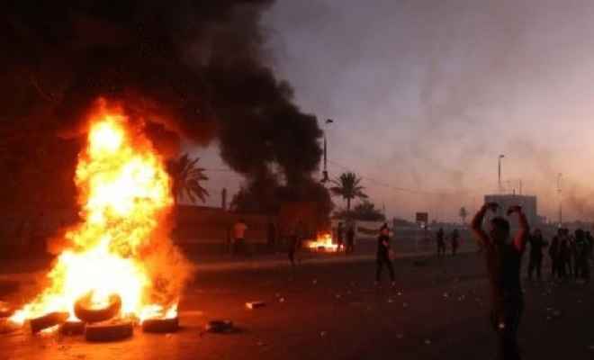 इराक में सरकार विरोधी प्रदर्शनों में भारी हिंसा, तीस की मौत, 2300 से अधिक लोग घायल
