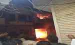 राजस्थान: पटाखों की चिंगारी से प्लास्टिक के चार मंजिला गोदाम में लगी आग, कड़ी मशक्कत के बाद बुझी आग