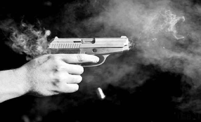 बदमाशों ने युवक से सवा लाख रुपये लूटे, विरोध करने गोली मारकर घायल किया, स्थिति नाजुक