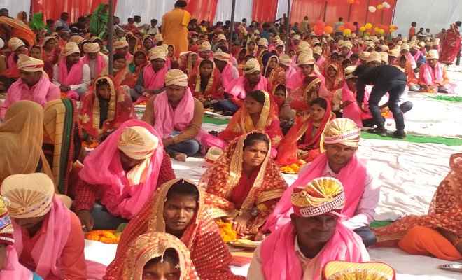 मुख्यमंत्री सामूहिक विवाह योजना के तहत आयोजित समारोह में 341 जोड़े वैवाहिक बंधन में बंधे