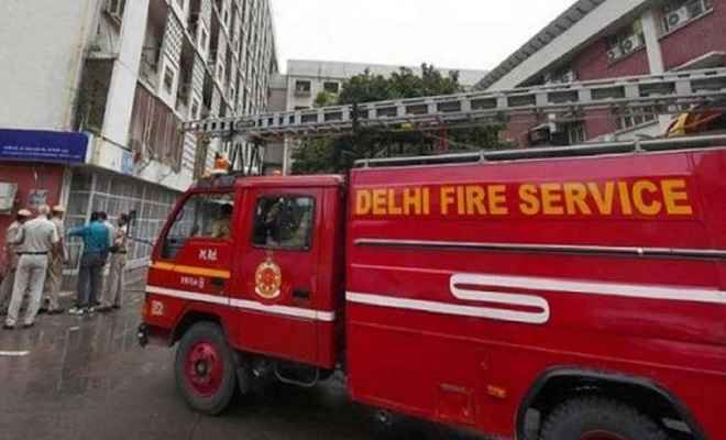 दिल्ली के आईटीओ स्थित सेल्स टैक्स ऑफिस में लगी आग, कागजात जल कर राख