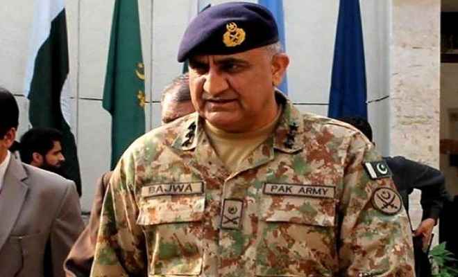 पाकिस्तानी सेना प्रमुख बाजवा को झटका, सेवा विस्तार अधिसूचना कल तक निलंबित