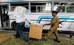 श्रीलंका राष्ट्रपति चुनाव: मतदाताओं को ले जा रही बसों पर हमला, बंदूकधारियों ने की गोलीबारी