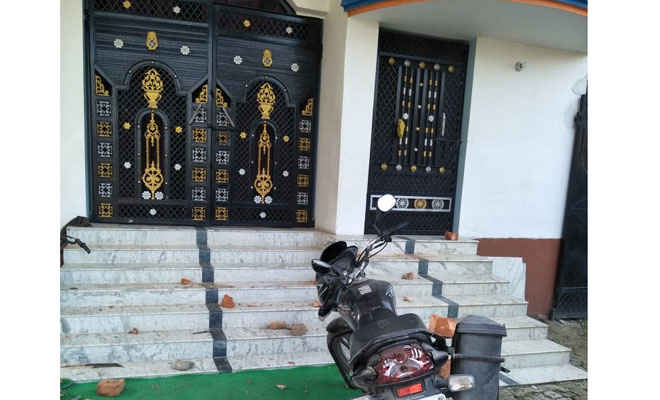 मोतिहारी के रघुनाथपुर में सेवानिवृत जज के घर पर उपद्रवियों ने बोला हमला, तोड़फोड़ 11 पर प्राथमिकी दर्ज
