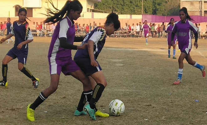 मेहसी में महिला फुटबॉल टूर्नामेंट, सिवान की टीम ने नेपाल को 2-0 से हराया