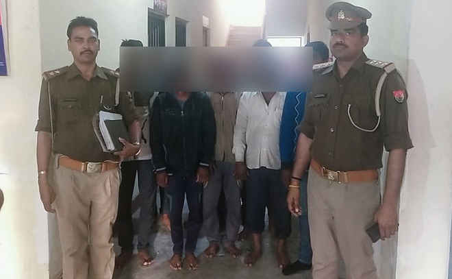 कुशीनगर में नौ पशु तस्कर गिरफ्तार, चार पीकअप वैन जब्त