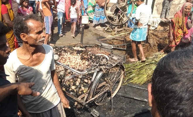 सुगांव के लमौनिया गांव में लगी आग, सात घर जलकर खाक