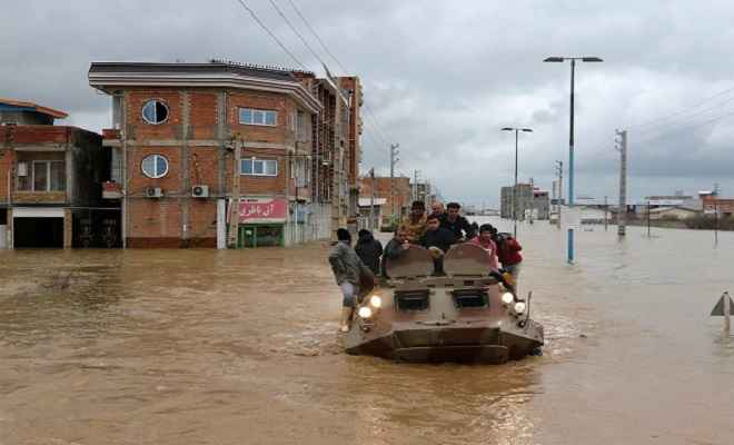 ईरान के शिराज़ शहर में आई भीषण बाढ़ से 19 लोगों की मौत, कई घायल
