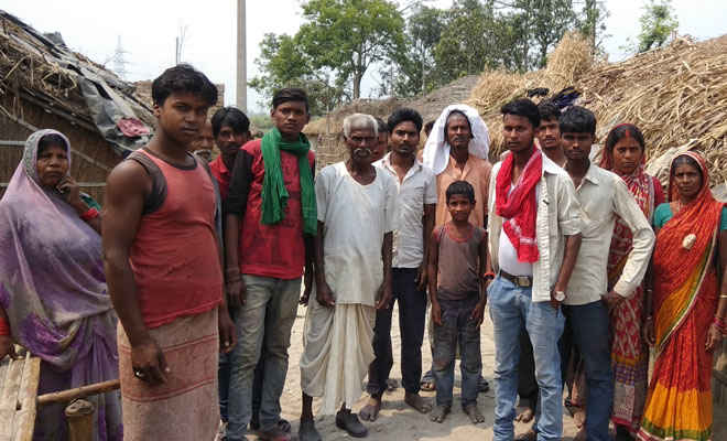 बुनियादी सुविधाओं के लिए तरस रहे सुगौली नुनियाटोली के ग्रामीण अपने मतदान का नहीं करेंगे प्रयोग ?