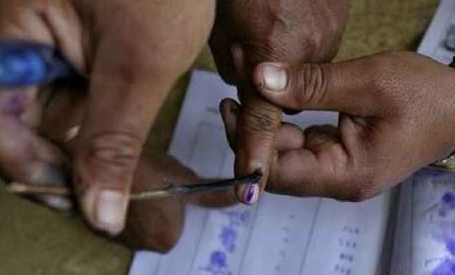 उत्तर प्रदेश: पहले चरण की आठ लोकसभा सीटों पर कड़ी सुरक्षा के बीच मतदान जारी