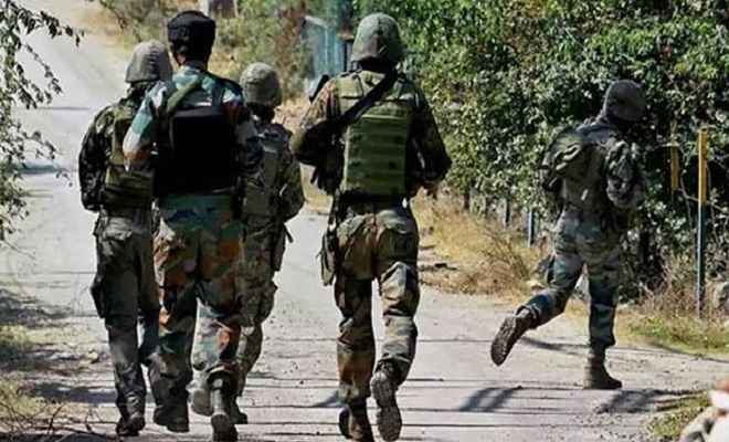 जम्मू-कश्मीर के अनंतनाग में दो आतंकी ढेर, हथियार बरामद, तलाशी अभियान जारी
