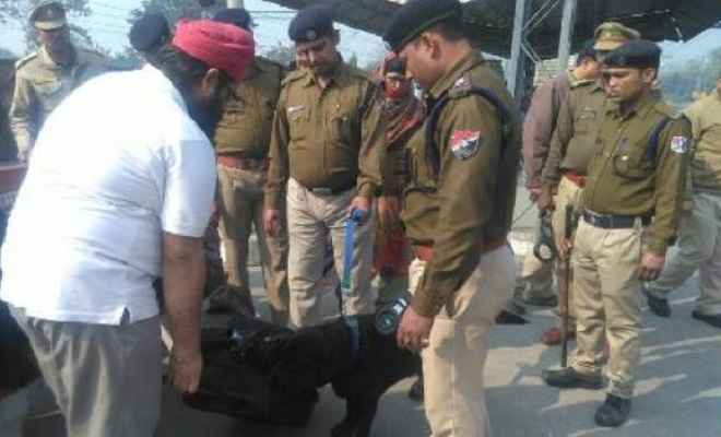 बम से उड़ाने की धमकी भरे पत्र के बाद यूपी और दिल्ली के रेलवे स्टेशनों की सुरक्षा बढ़ी