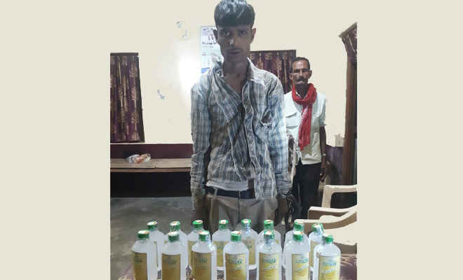 नेपाल से शराब की बड़ी खेप आन की मिली सूचना, 15 बोतल शराब के साथ पकड़ा गया व्यक्ति