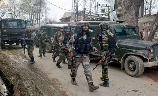 जम्मू-कश्मीर: पुलवामा सेक्टर में सुरक्षाबलों और आतंकियों के बीच मुठभेड, एक आतंकवादी हुआ ढेर