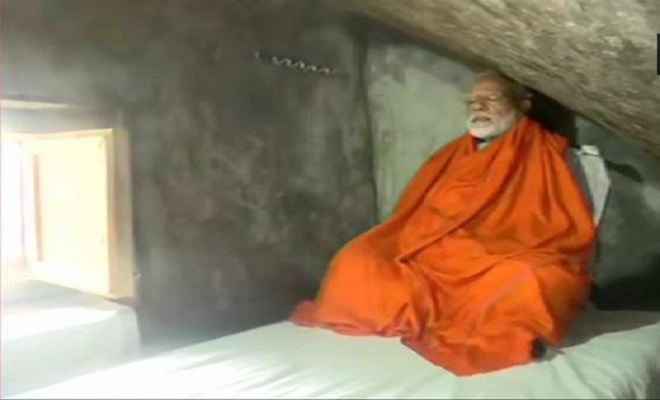 प्रधानमंत्री नरेंद्र मोदी ने केदारनाथ धाम के निकट स्थित गुफा में लगाया ध्यान
