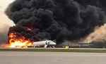 रूस: इमर्जेंसी लैंडिंग के दौरान यात्री विमान में लगी आग, 41 लोगों की मौत