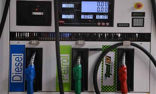 दिल्ली में पेट्रोल 25 पैसे और डीजल की कीमतों में गिरावट, जानें आज के भाव