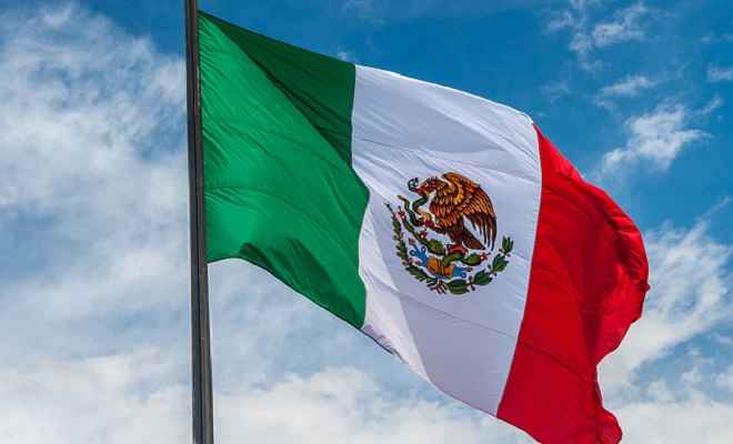 मैक्सिको की कार्रवाई के बाद अमेरिका में प्रवेश करने वाले आव्रजकों की संख्या में आई कमी