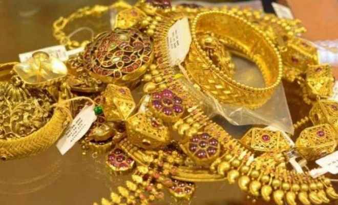 दिल्ली सर्राफा बाजार में सोना 20 रुपए की बढ़ोत्तरी, चांदी भी 130 रुपए उछली