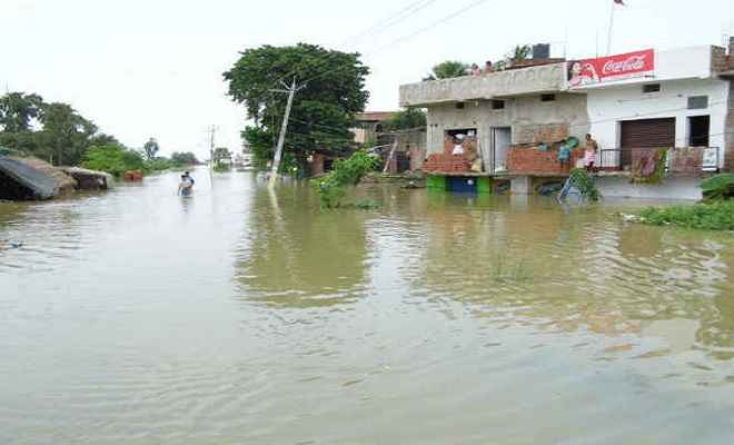 बाढ़ की चपेट में बिहार के 9 जिले, 18 लाख लोग प्रभावित, 4 की मौत