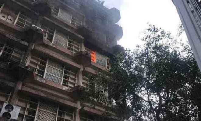 दिल्ली के किदवई भवन में लगी आग, कोई हताहत नहीं