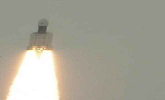 चंद्रयान-2 की लॉन्चिंग सफल, अंतरिक्ष की कक्षा में पहुंचा, देशभर में खुशी की लहर